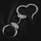 (Не)Счастье в наручниках.